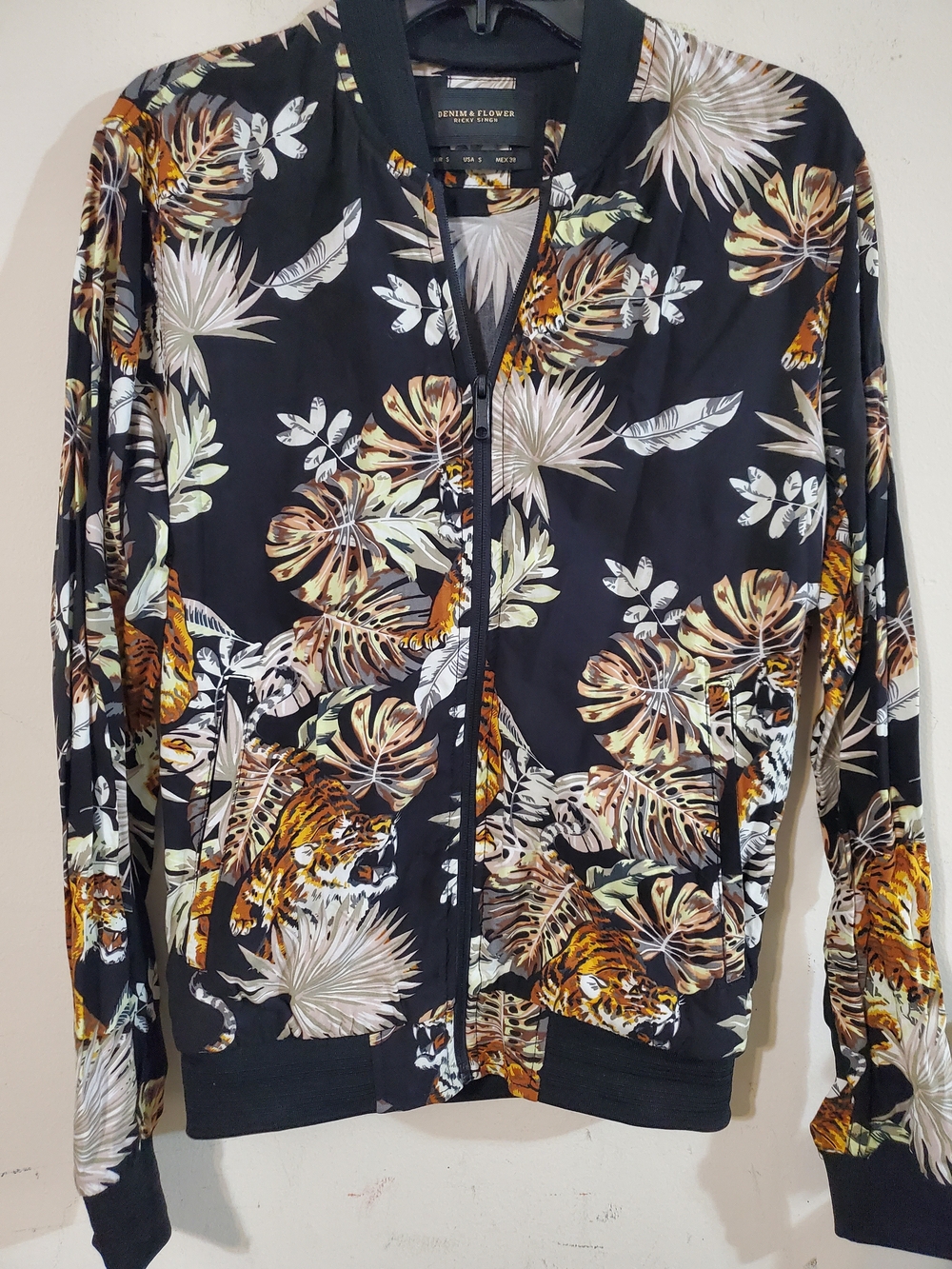 Denim & Flower Mens Black Tropical Tiger-Print Bomber Jacket
